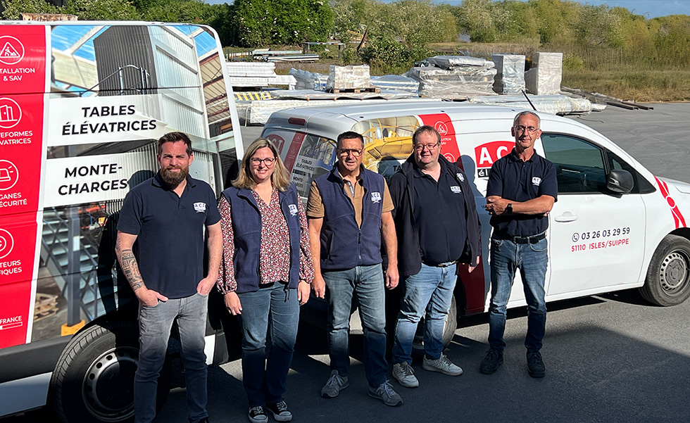 Equipe SAV monte-charge ACI élévation